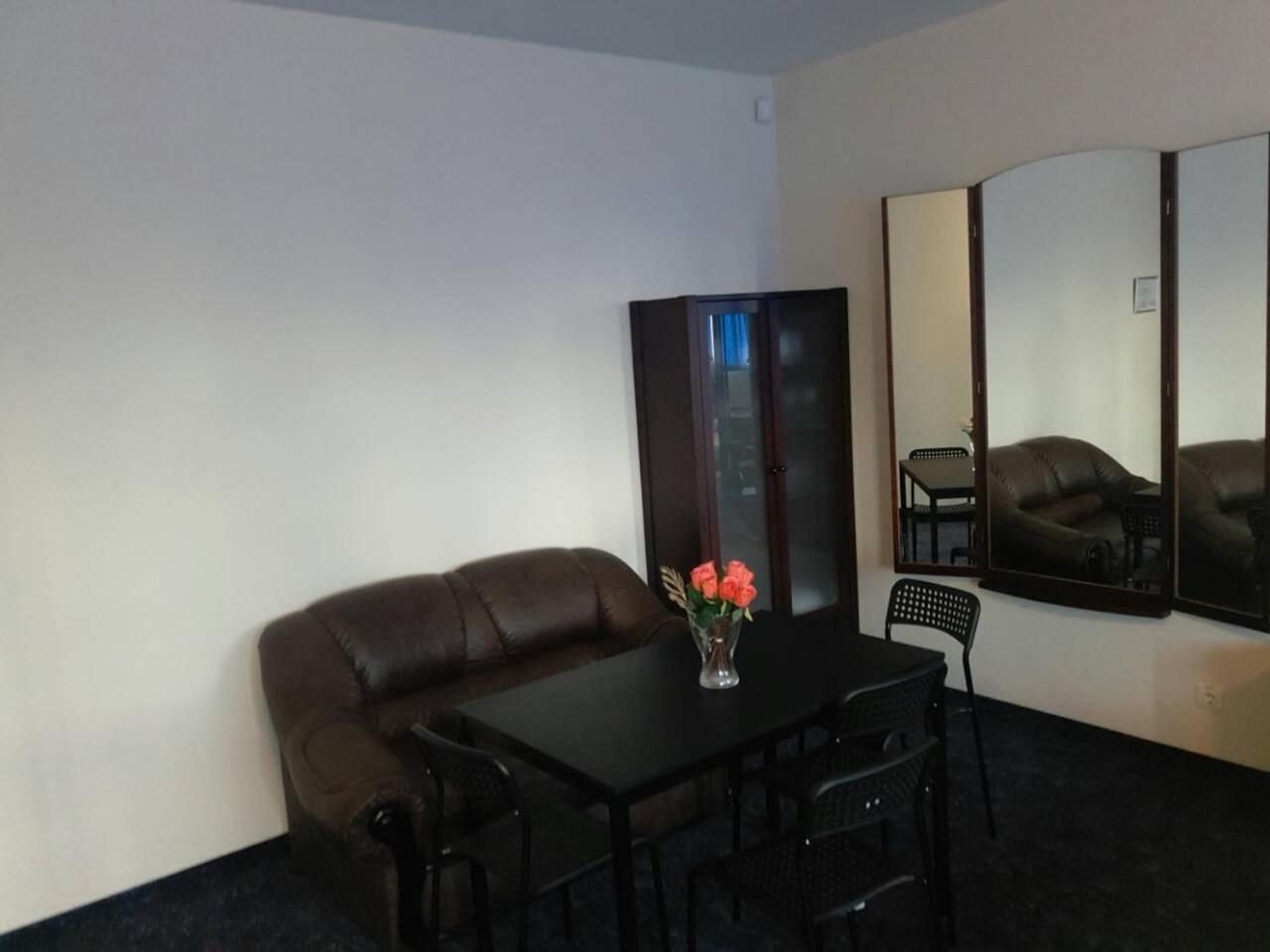 Tanagra Hotel Vilnius Extérieur photo