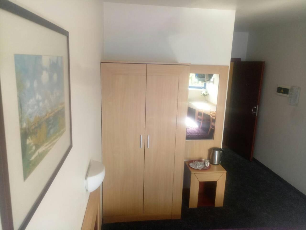 Tanagra Hotel Vilnius Extérieur photo